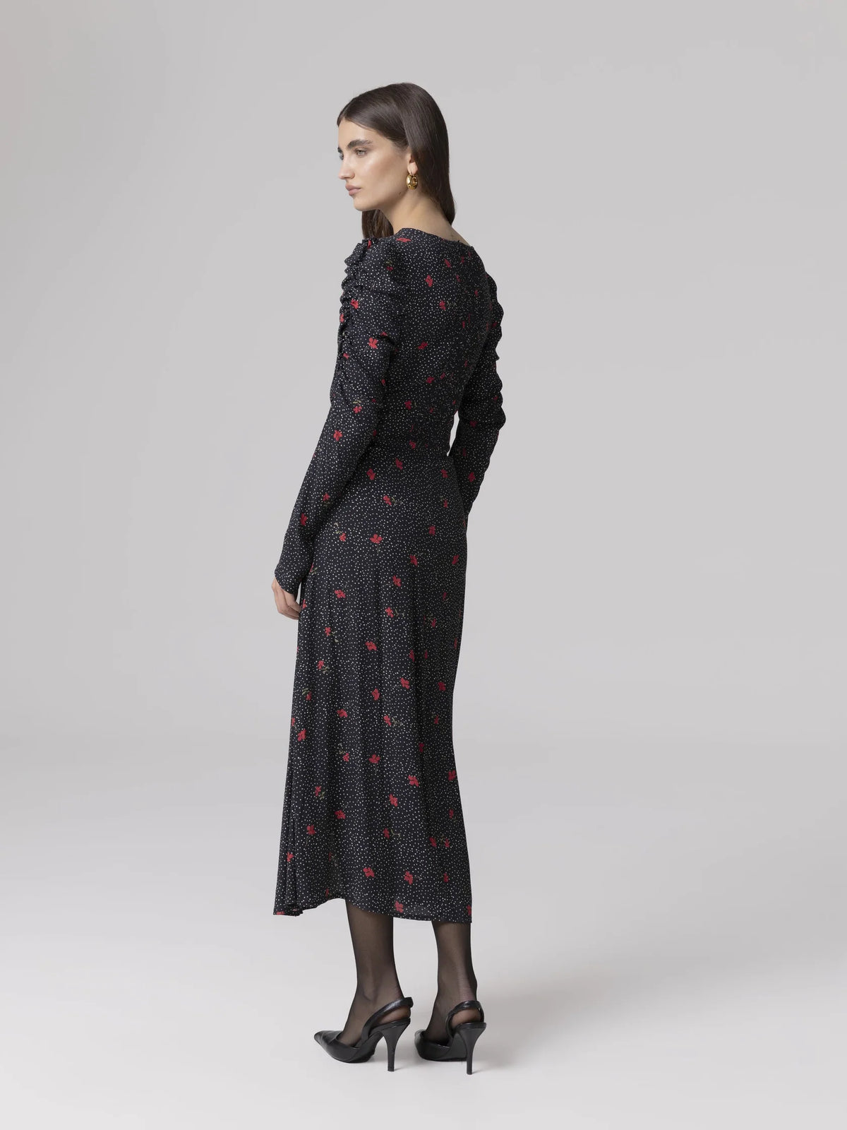 MMABW01792 ABITO MIDI CON ARRICCIATURA LATERALE E BOTTONCINI Pois a fiori Nero