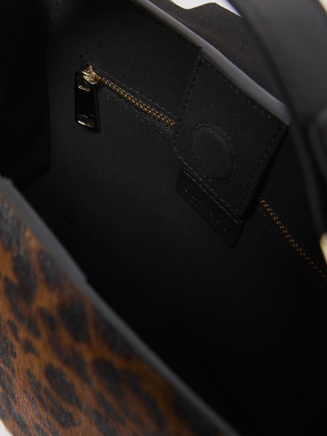 B02019 - BORSA SVEVA LEO MINI A MANO IN CAVALLINO